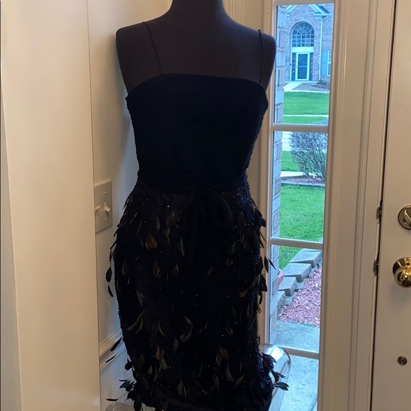 Victoria Royal Evening Dress - Picture 3 of 9